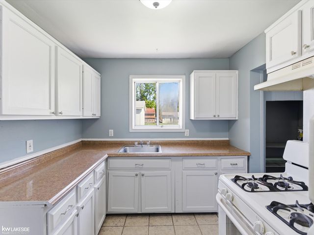 1064 CLOVERLAWN Drive, Pontiac, MI 48346