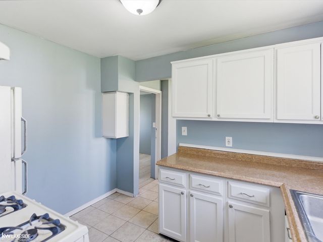 1064 CLOVERLAWN Drive, Pontiac, MI 48346