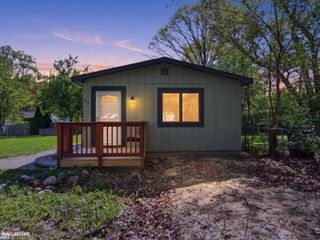 1064 CLOVERLAWN Drive, Pontiac, MI 48346