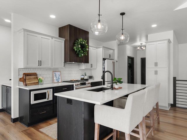 3104 Sandy Ridge DRIVE, Two Rivers, WI 54241