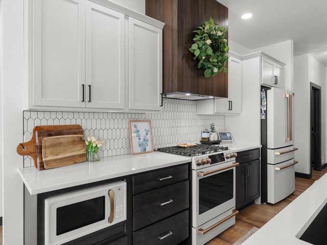 3104 Sandy Ridge DRIVE, Two Rivers, WI 54241