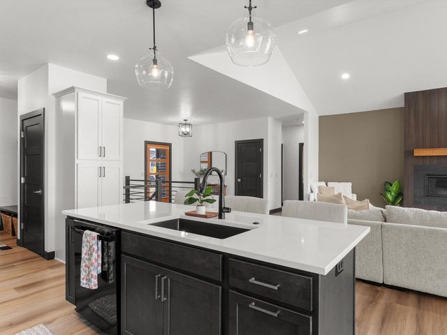 3104 Sandy Ridge DRIVE, Two Rivers, WI 54241