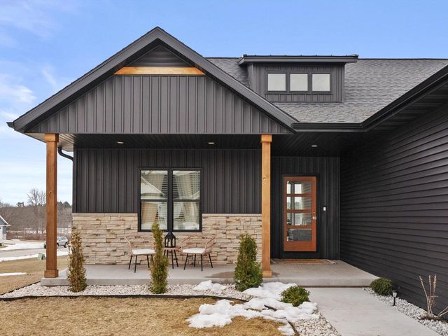 3104 Sandy Ridge DRIVE, Two Rivers, WI 54241