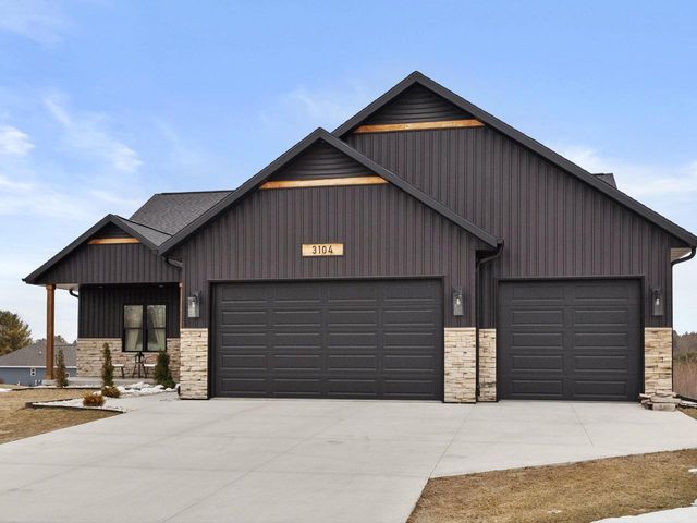 3104 Sandy Ridge DRIVE, Two Rivers, WI 54241