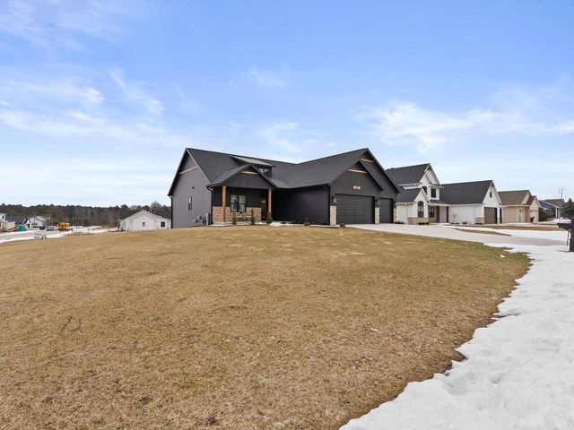 3104 Sandy Ridge DRIVE, Two Rivers, WI 54241