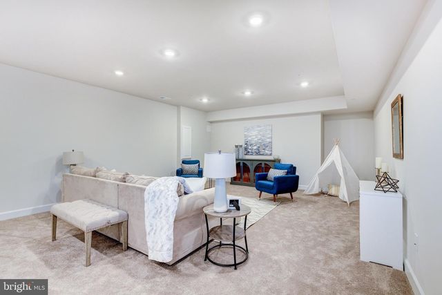 6547 CLUBHOUSE DR, Laurel, MD 20708