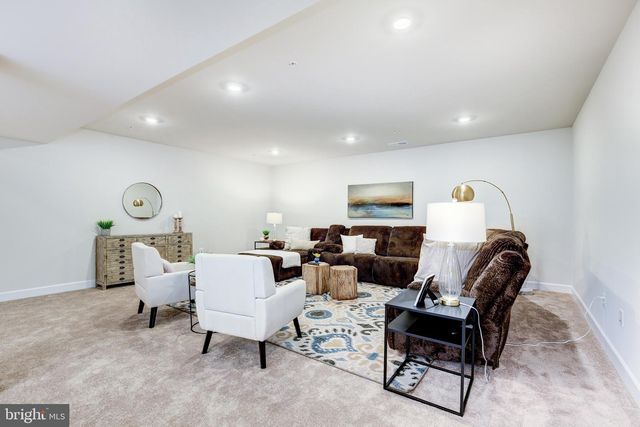 6547 CLUBHOUSE DR, Laurel, MD 20708