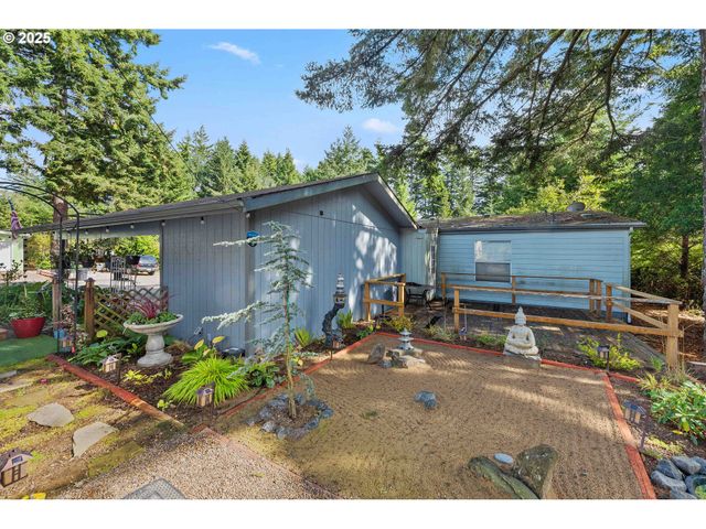 610 SHOREPINES Pl, Coos Bay, OR 97420