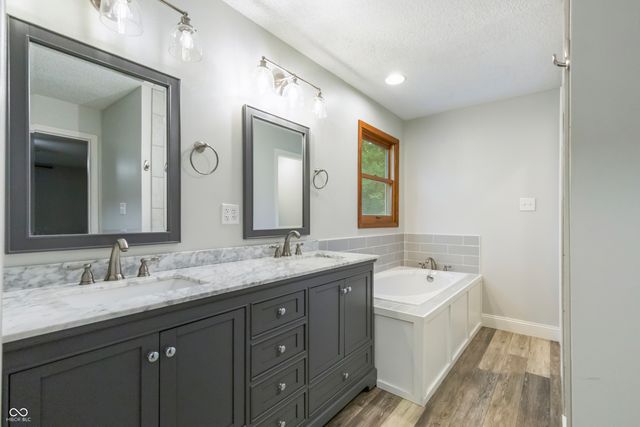 68 Stonybrook Drive, Brownsburg, IN 46112