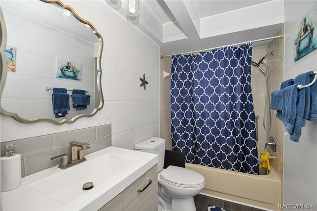 203 S Columbus Street, Beverly Hills, FL 34465