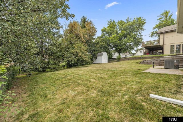 5418 N Oaks Boulevard, Omaha, NE 68134