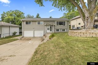 5418 N Oaks Boulevard, Omaha, NE 68134