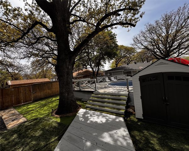 3020 Delaware Trail, Lake Worth, TX 76135