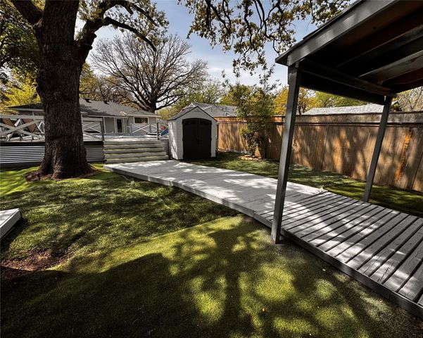 3020 Delaware Trail, Lake Worth, TX 76135