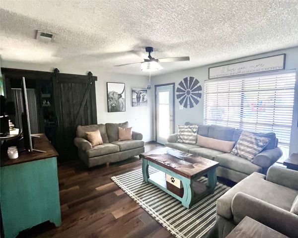 3020 Delaware Trail, Lake Worth, TX 76135