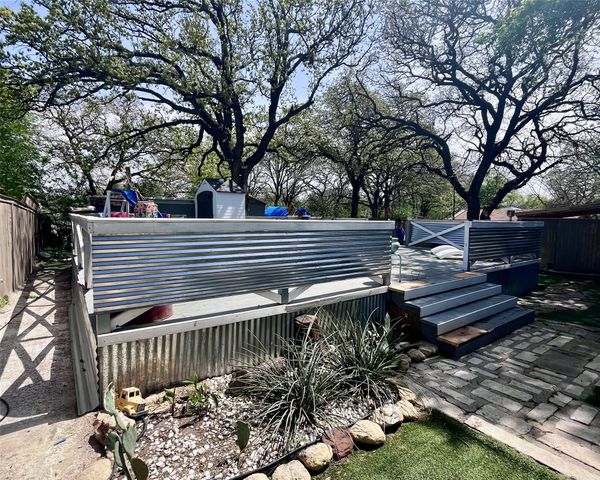 3020 Delaware Trail, Lake Worth, TX 76135