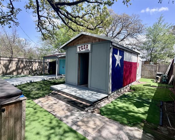 3020 Delaware Trail, Lake Worth, TX 76135