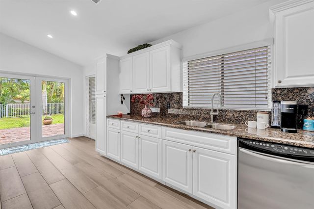 6207 La Vida Terrace, Boca Raton, FL 33433