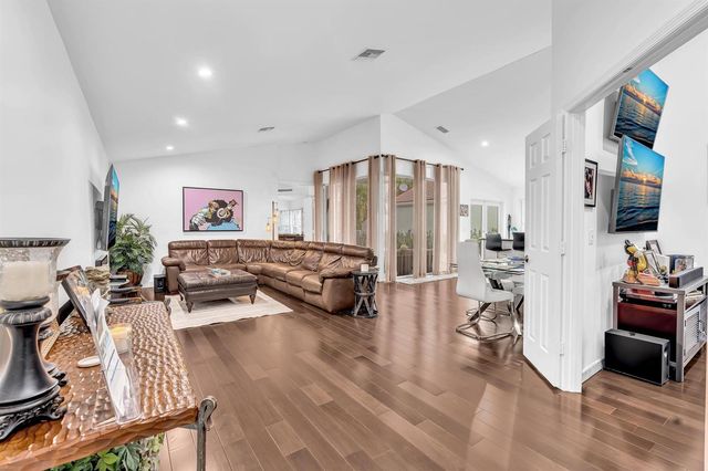 6207 La Vida Terrace, Boca Raton, FL 33433