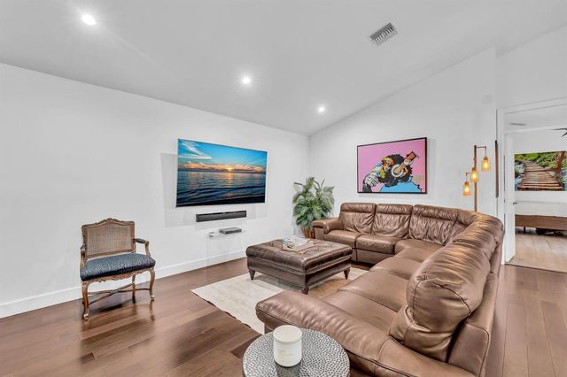 6207 La Vida Terrace, Boca Raton, FL 33433