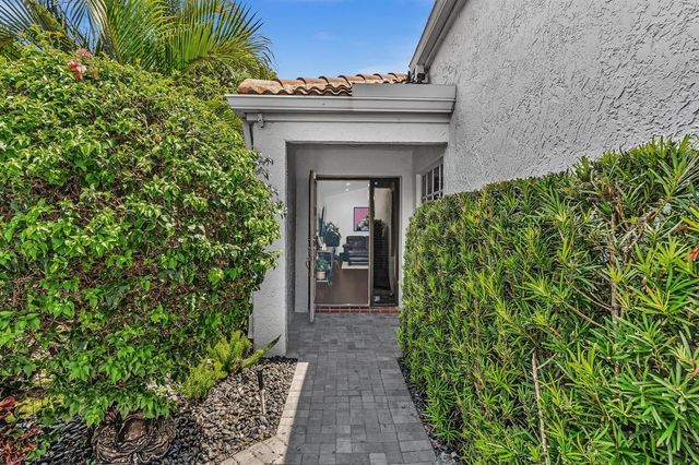 6207 La Vida Terrace, Boca Raton, FL 33433