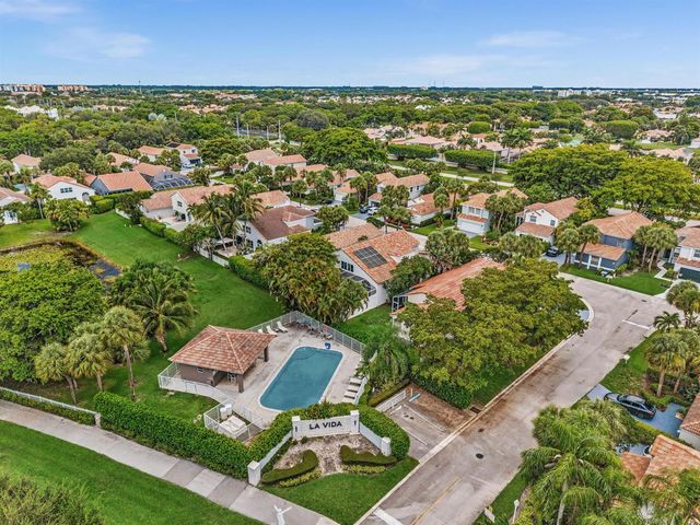 6207 La Vida Terrace, Boca Raton, FL 33433