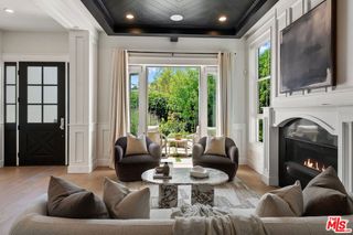 18057 Valley Vista Boulevard, Encino, CA 91316