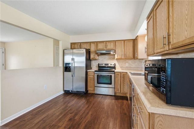 6706 E 162nd Street, Belton, MO 64012