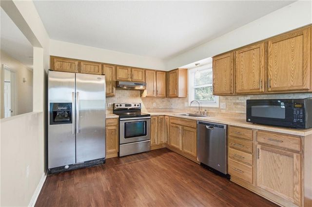6706 E 162nd Street, Belton, MO 64012