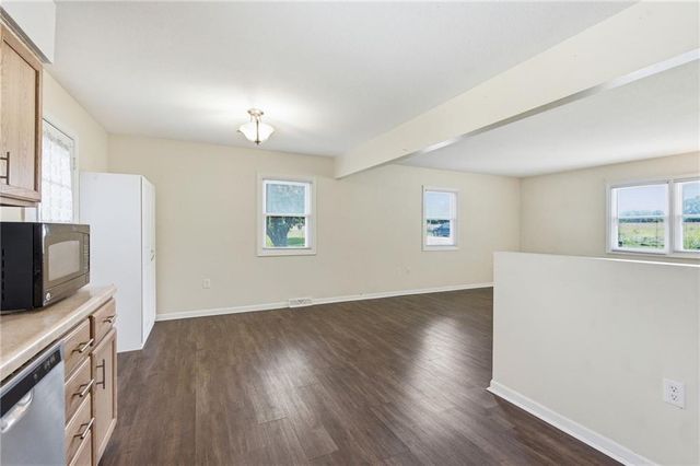 6706 E 162nd Street, Belton, MO 64012