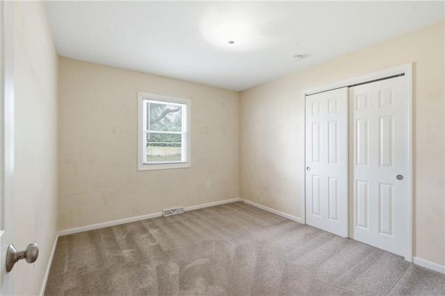 6706 E 162nd Street, Belton, MO 64012