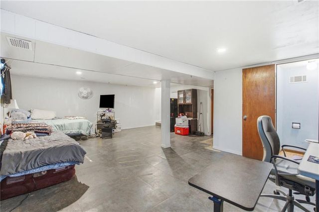 6706 E 162nd Street, Belton, MO 64012