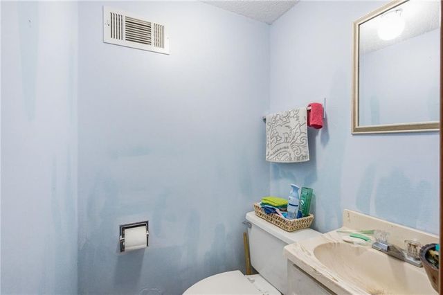 6706 E 162nd Street, Belton, MO 64012