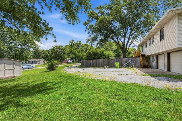 6706 E 162nd Street, Belton, MO 64012