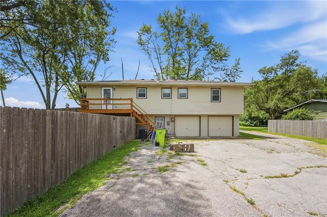 6706 E 162nd Street, Belton, MO 64012