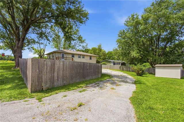6706 E 162nd Street, Belton, MO 64012