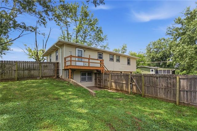 6706 E 162nd Street, Belton, MO 64012