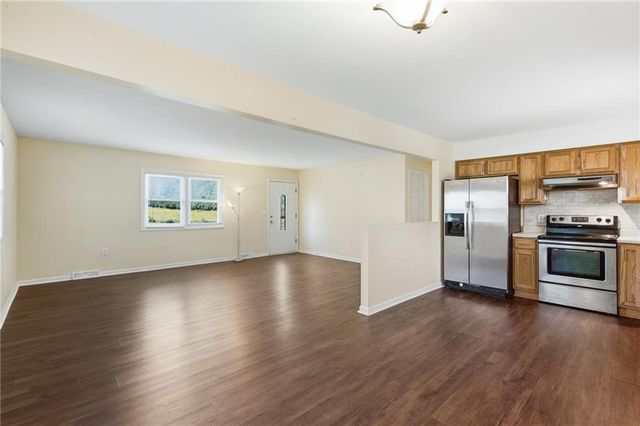 6706 E 162nd Street, Belton, MO 64012