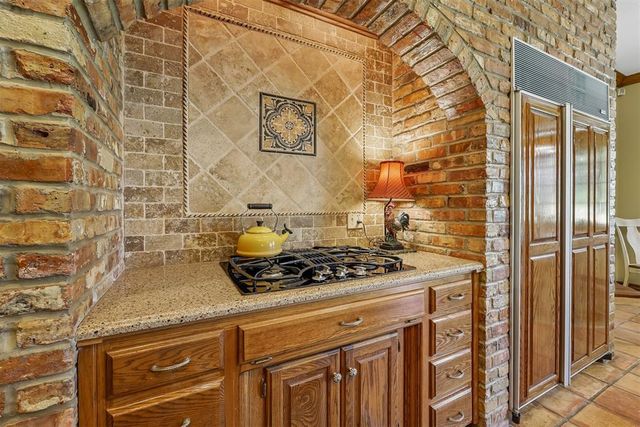 425 Country Club Drive, Edmond, OK 73025
