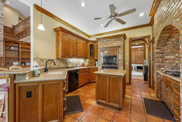 425 Country Club Drive, Edmond, OK 73025