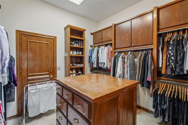 425 Country Club Drive, Edmond, OK 73025