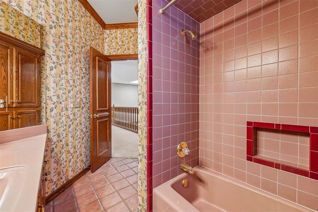 425 Country Club Drive, Edmond, OK 73025