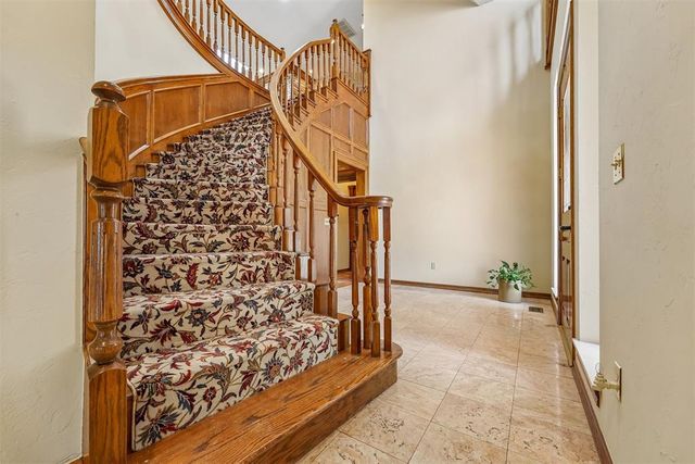 425 Country Club Drive, Edmond, OK 73025