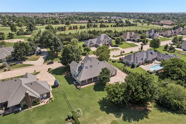 425 Country Club Drive, Edmond, OK 73025