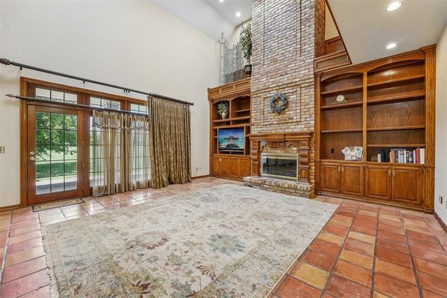 425 Country Club Drive, Edmond, OK 73025
