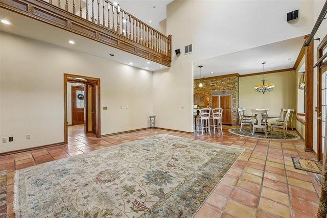 425 Country Club Drive, Edmond, OK 73025