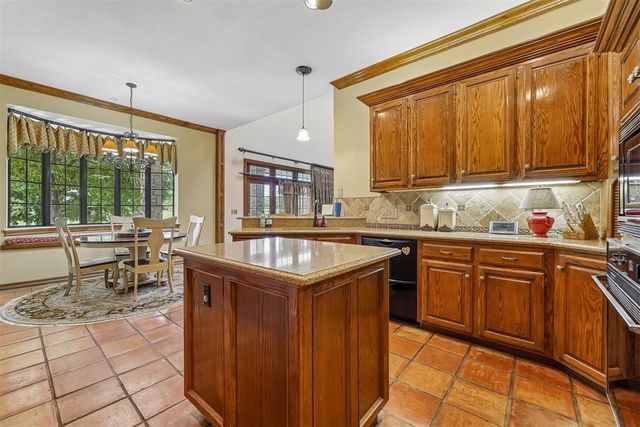 425 Country Club Drive, Edmond, OK 73025
