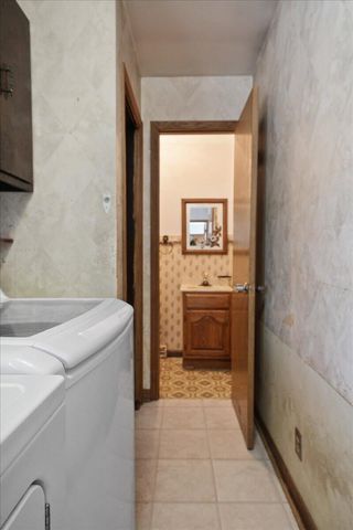 285 N 600 W, Valparaiso, IN 46385