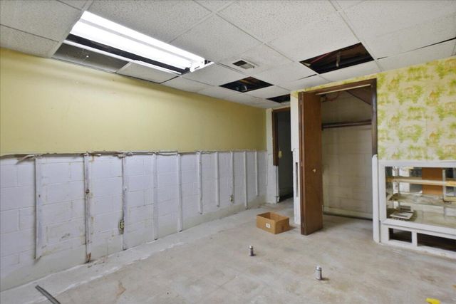 285 N 600 W, Valparaiso, IN 46385