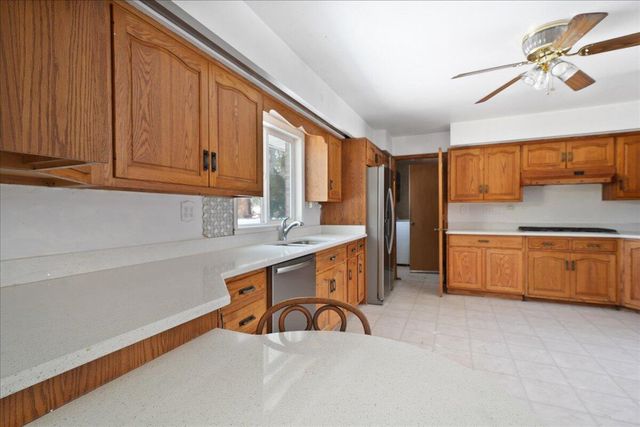 285 N 600 W, Valparaiso, IN 46385